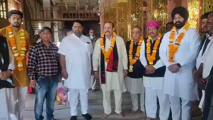 कांग्रेस पदाधिकारियों ने किये बाबा रामदेव समाधि के दर्शन