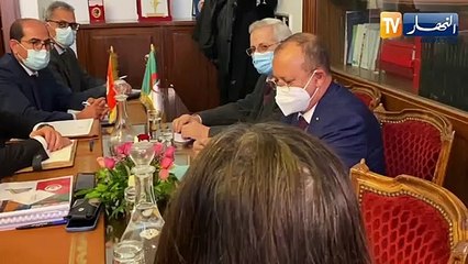 محادثات ثنائية بين الوزارء الجزائريين ونظرائهم التونسيين حول التعاون الإقتصادي والتجاري