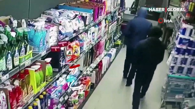 Avcılar'da marketi hedef alan gaspçılar kasiyeri bıçakladı