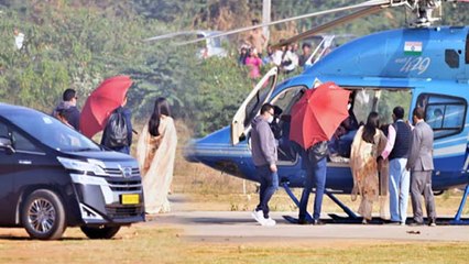 Katrina Kaif Vicky Kaushal Post Wedding First Photo, Umbrella पकड़े Katrina का ध्यान देते दिखे Vicky