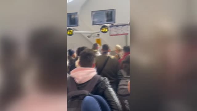 Marruecos cierra sus fronteras ante el avance de la variante Ómicron