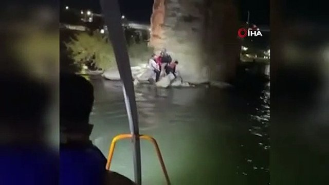ABD sınırında mahsur kalan göçmenler Meksika tarafından kurtarıldı