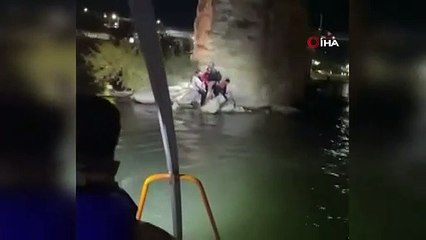 ABD sınırında mahsur kalan göçmenler Meksika tarafından kurtarıldı
