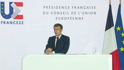 « Il ne faut rien céder au racisme, ni à la manipulation de notre histoire», exhorte Emmanuel Macron