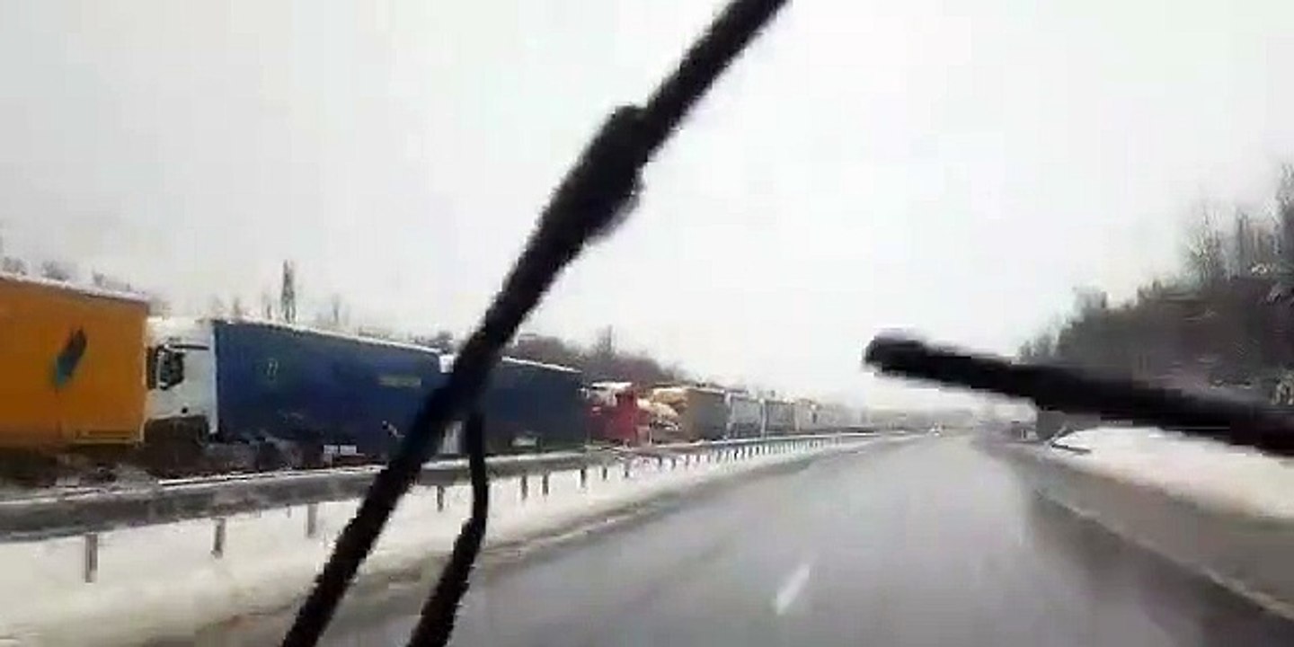 Neige : gros bouchons sur l'A40, près du tunnel de Vuache