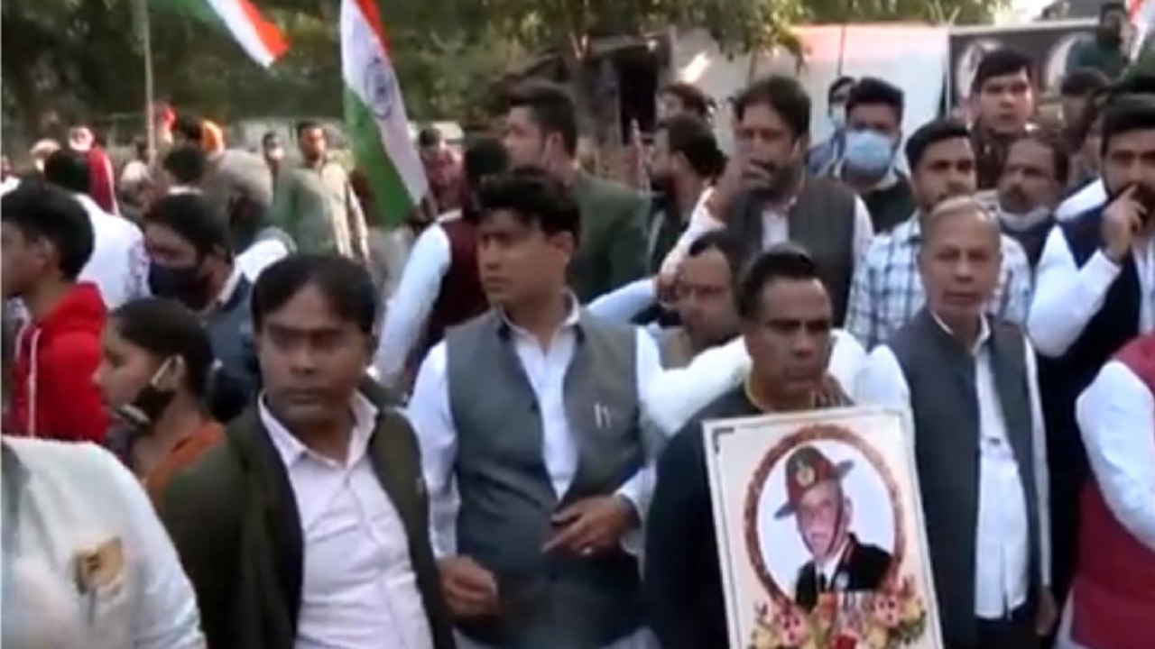 Roads flooded with people to pay tribute to CDS Rawat