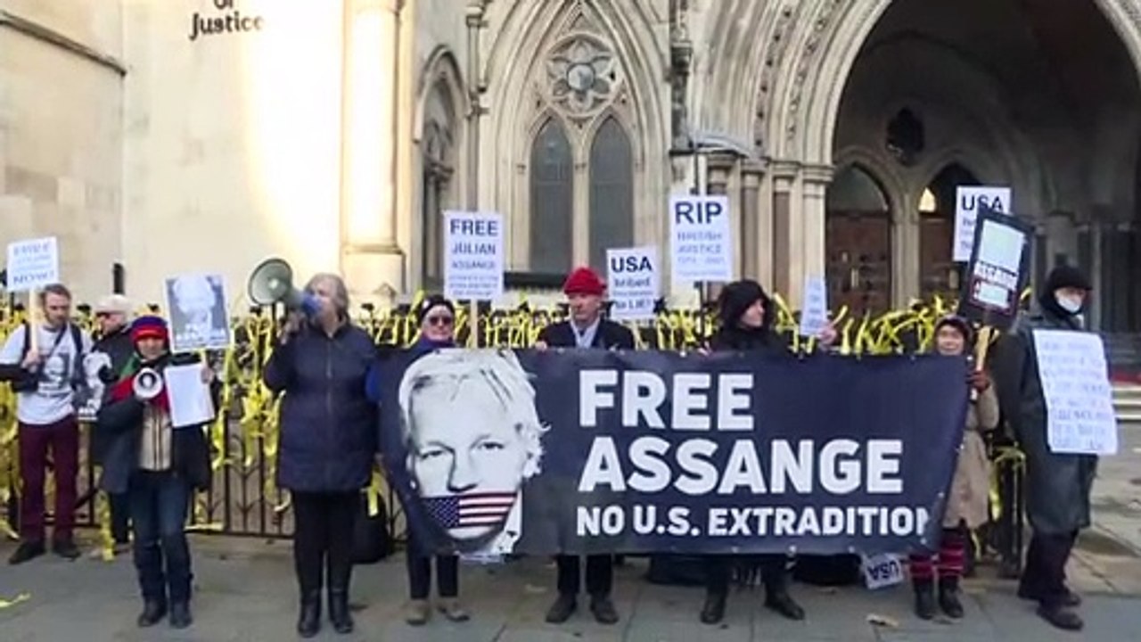 Julian Assange (50) kann an USA ausgeliefert werden, sagt britisches Gericht