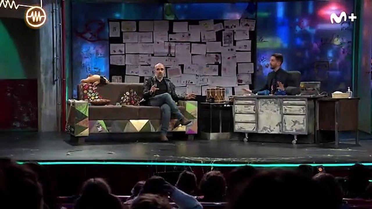 Luis Tosar la lía al contar un cuento de miedo ante niños en 'La Resistencia'