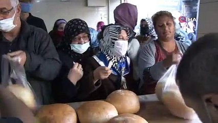 Türkiye'ye örnek olacak fırıncı: Giren dua edip çıkıyor