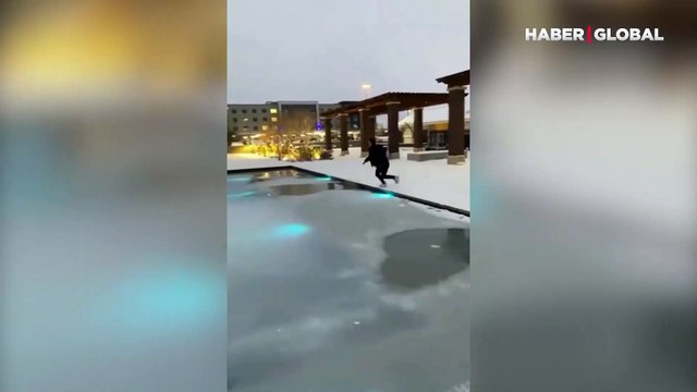 Buz tutan havuzda koşu keyfi kötü bitti! Buz kırılınca soğuk duş kaçınılmaz oldu