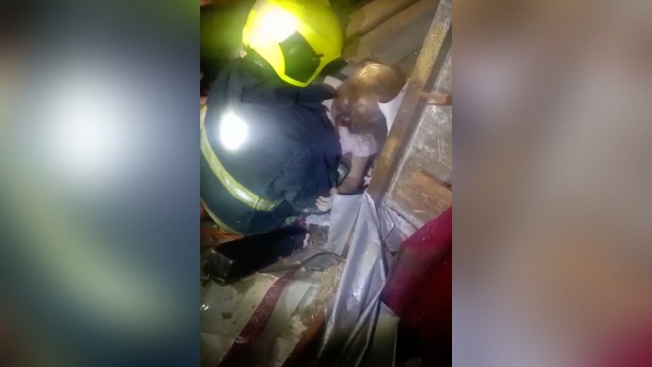 Young Girl Pulled Unharmed From House That Collapsed On Top Of Her.mp4