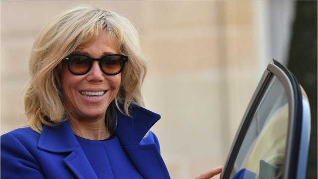 GALA VIDÉO - Brigitte Macron : entourée de ses petits-enfants au Touquet, elle retrouve le sourire…