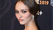 GALA VIDÉO – Lily-Rose Depp en cuir et perruque noire : ce look détonant qui surprend