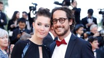 GALA VIDEO - Emilie Broussouloux, la femme de Thomas Hollande, rayonnante en famille, affiche son joli baby bump