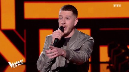 GALA VIDEO - Gênant… Quand un candidat de The Voice craque sur les pieds de Jenifer