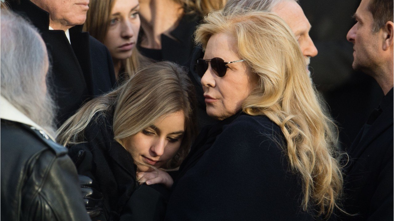 GALA VIDEO - Darina Scotti : enfant, la fille de Sylvie Vartan a été élevée avec Emma et Ilona Smet, les filles de David