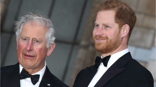 GALA VIDÉO - Pourquoi le prince Charles s’est montré déçu à la naissance du prince Harry