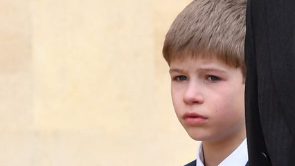 GALA VIDÉO - Shocking ! A 11 ans, le fils du prince Edward aperçu au volant d’une voiture !