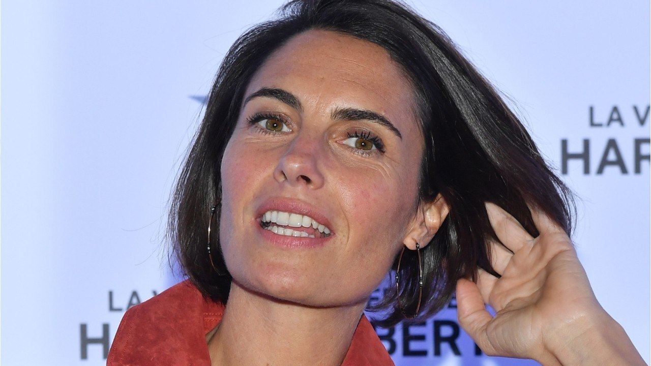 GALA VIDÉO - Alessandra Sublet pose avec Laeticia Hallyday et suscite de très vives réactions