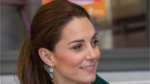 GALA VIDEO - Kate Middleton plus accessible que Meghan ? Les Londoniens n’en reviennent pas de la croiser avec Charlotte dans sa poussette
