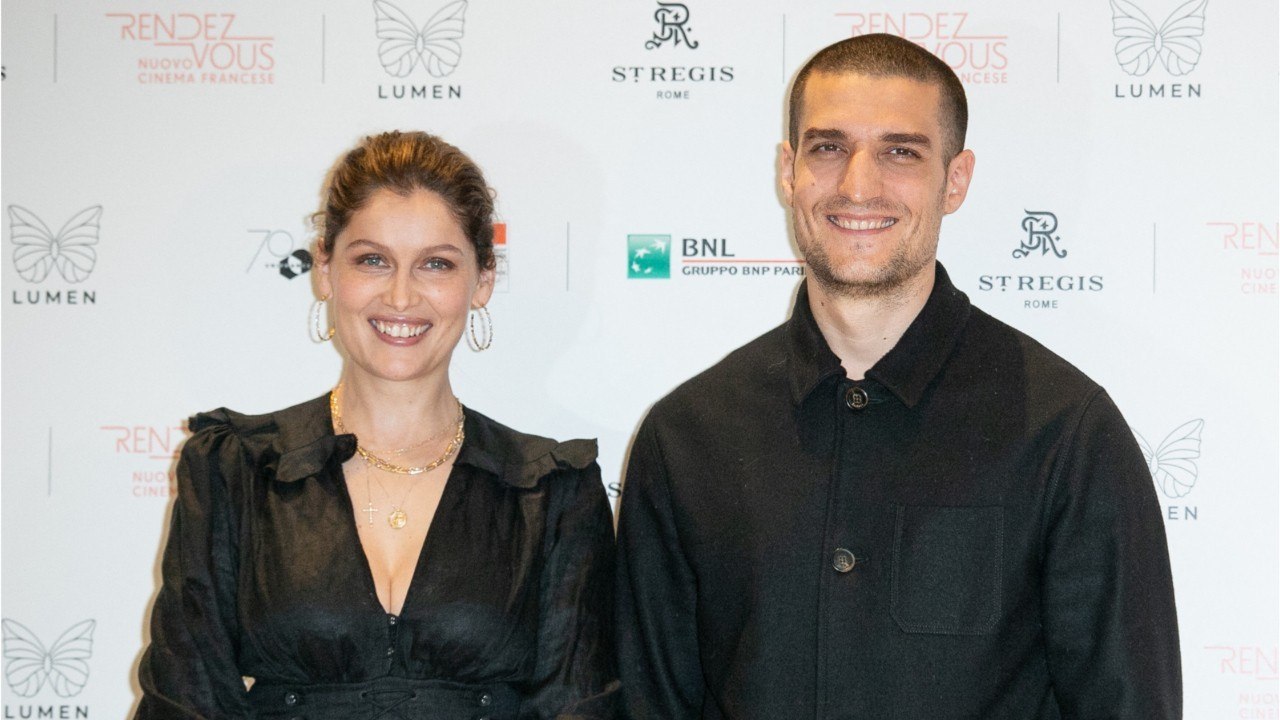 GALA VIDÉO - Laetitia Casta et Louis Garrel, amoureux sexy et complices à Rome
