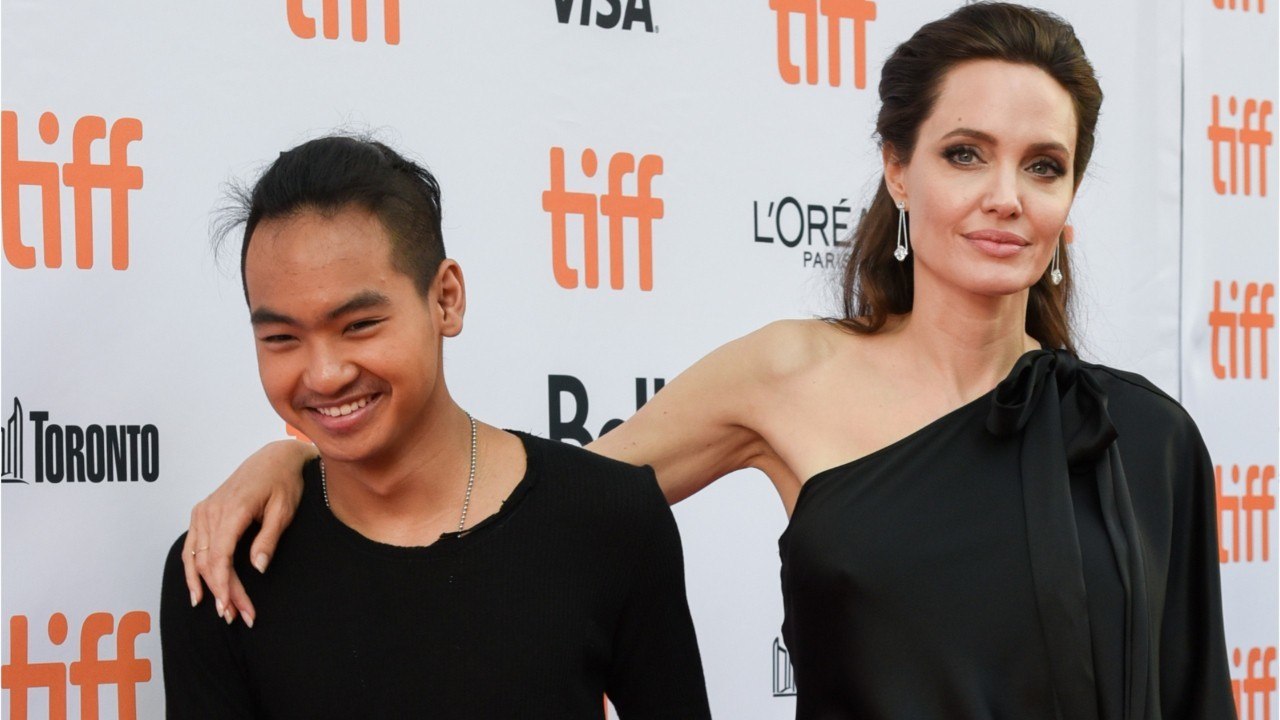 GALA VIDÉO - Angelina Jolie, « très fière " de l’entrée à l’université de son fils Maddox… bientôt âgé de 18 ans !