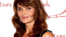 GALA VIDÉO - Helena Christensen affole ses fans en body translucide sous les tropiques