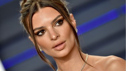 GALA VIDEO - Emily Ratajkowski clashée par les internautes après une photo peu flatteuse pour l’une de ses amies