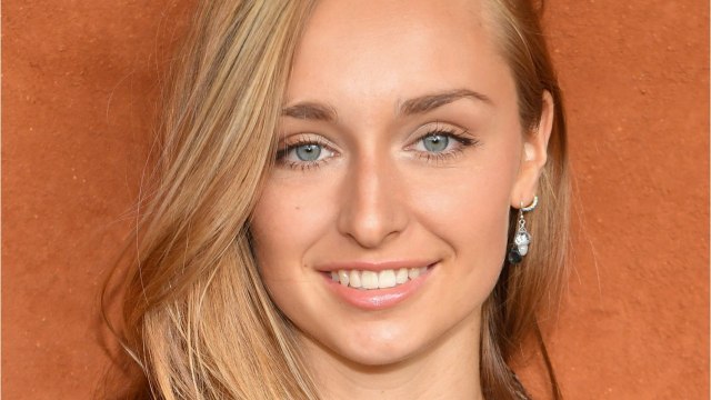 GALA VIDÉO - Emma Smet : son bel hommage à son père David et son grand-père Johnny Hallyday