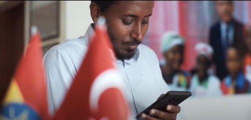 Türkiye'den mezun Etiyopyalı Muhammed ülkesinin en kaliteli boya fabrikalarından birini yönetiyor