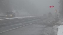 Bolu Dağı'nda kar ve sis ulaşımı etkiledi