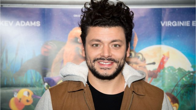 GALA VIDÉO - Kev Adams souhaite la fête des grands-mères et fait fondre les internautes