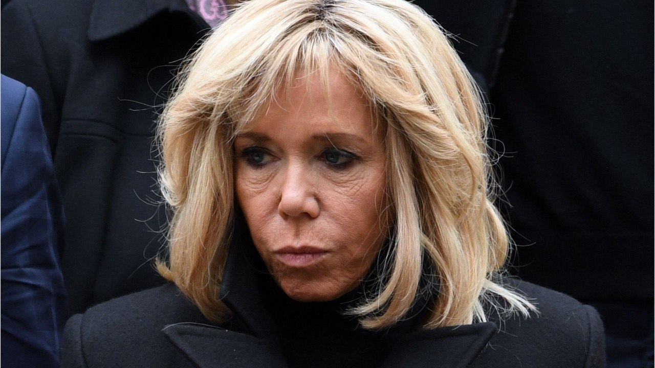 GALA VIDEO - Brigitte Macron, terriblement vexée : cette grosse bourde du président qui a coûté cher à l’Elysée