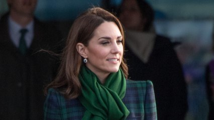 GALA VIDÉO - Charmant… Découvrez l’hommage de Kate Middleton à Lady Diana