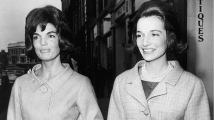 GALA VIDÉO - Mort de Lee Radziwill, la sœur de Jackie Kennedy, découvrez le célèbre amant qu’elles partageaient