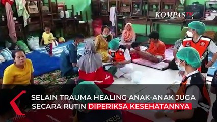 Télécharger la video: Atasi Ketakutan Akibat Bencana Semeru, Anak-anak Ikuti Trauma Healing Bersama Relawan