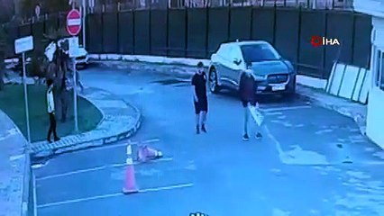 İstanbul'da okul bahçesinde dehşet! Dışarıdan gelip saldırdılar