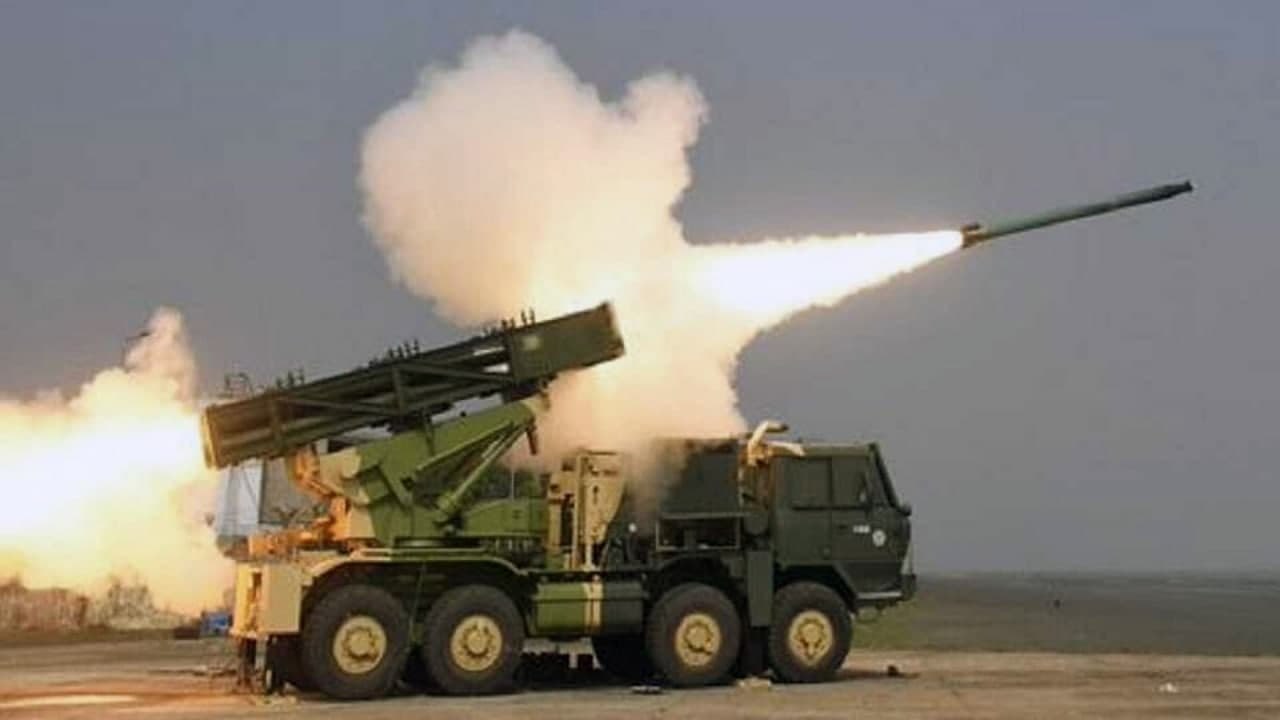 Pinaka-ER Multi Barrel Rocket Launcher System Tested Successfully | Defence Updates| Oneindia Telugu