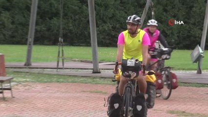 Down sendromlu gençler, Fransız gezgin çifte 'Erik Dalı ve Damat Halayı' öğretti