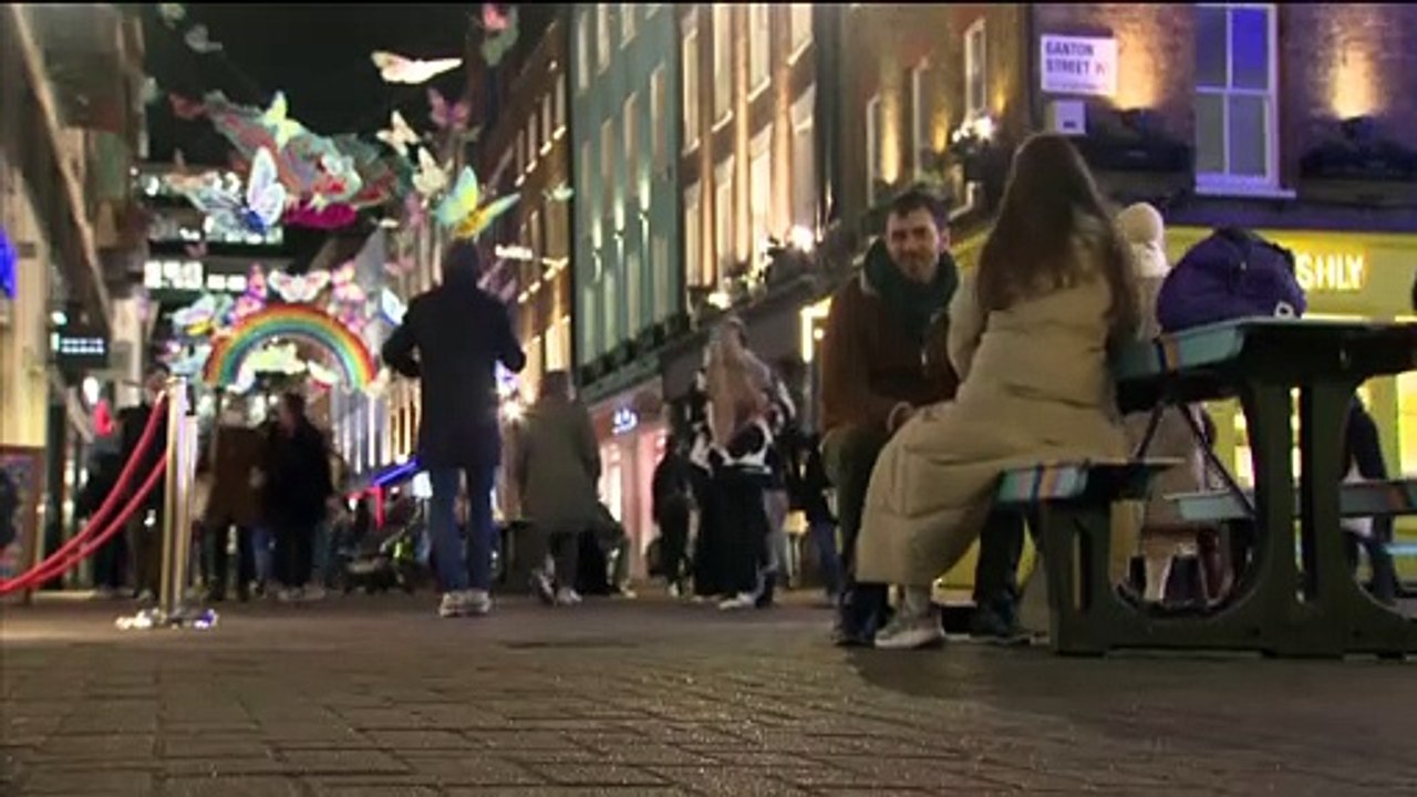 Mit Auffrischung und Zwang gegen Omikron