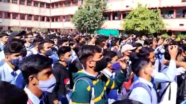 सीएम आवास घेराव के लिए समर्थन जुटाने में लगे छात्र नेता