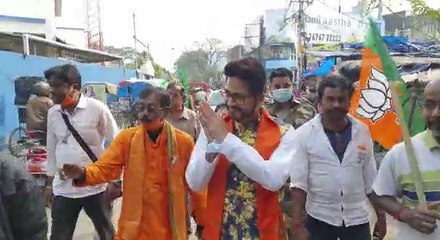বিজেপি প্রার্থী রবিন রায় এর সমর্থনে অভিনেতা ও বিধায়ক হিরণ চট্টোপাধ্যায় প্রচার করলেন