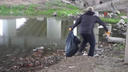 Çevreci öğrencilerden Gazmihal Köprüsü'nde temizlik