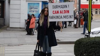 Babasına otomobilin çarptığı yaya geçinde sürücülere seslendi