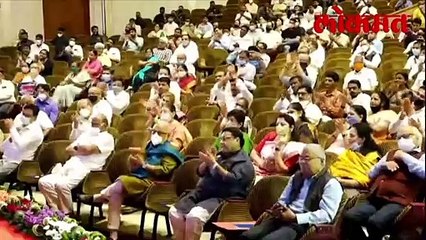 तुमच्याच विचारांना भगवं कव्हर घातलंय;  राऊत पवारांना हे काय बोलले?