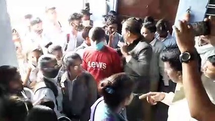 प्रेक्टिकल की राशि वसूलने को लेकर विद्यार्थियों ने किया हंगामा