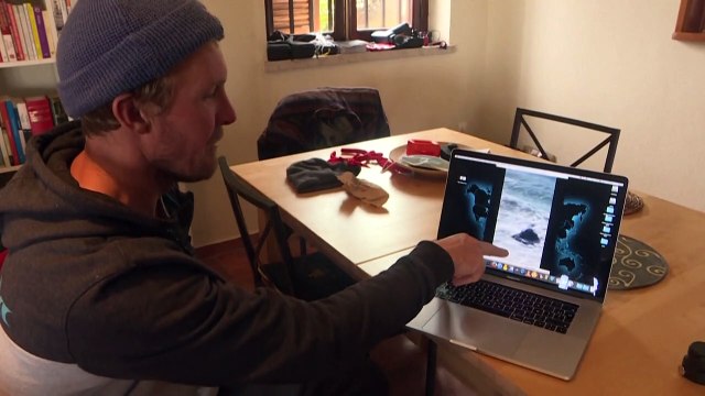 Surfista britânico Andrew Cotton resgatado das ondas gigantes na Nazaré