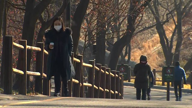[날씨] 휴일, 낮부터 찬 바람 기온 '뚝'...미세먼지 해소 / YTN