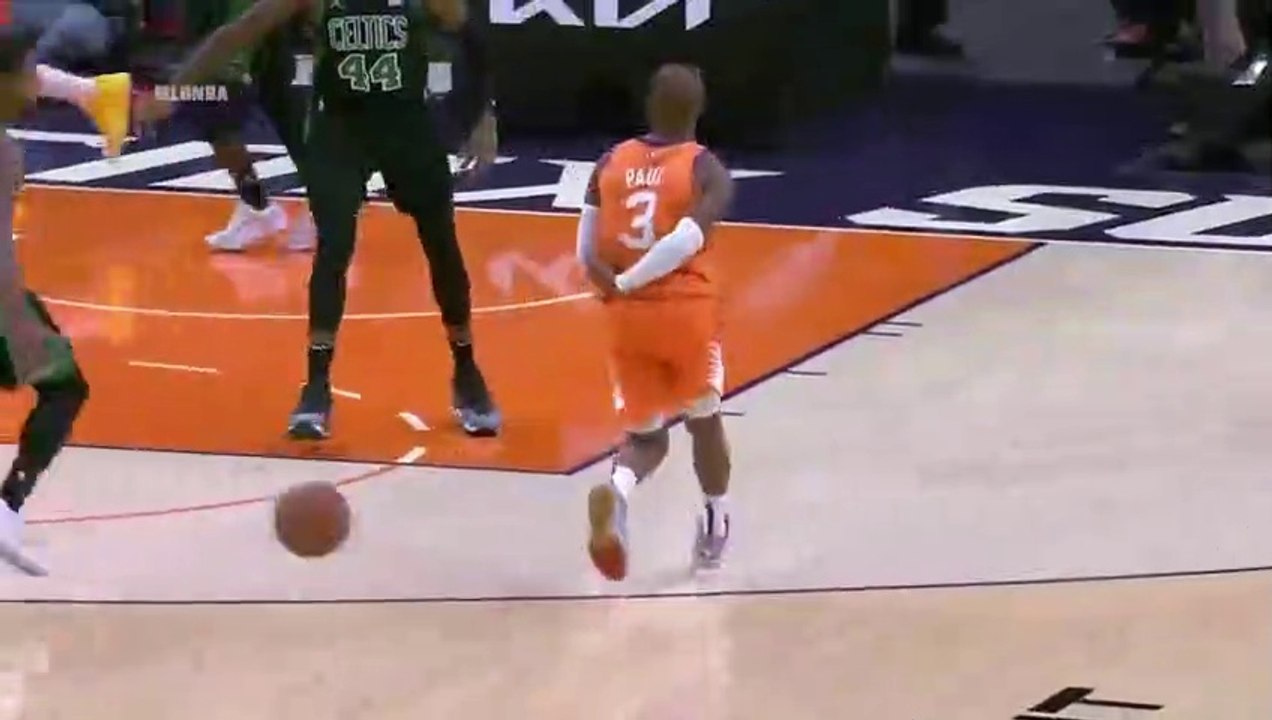 Chris Paul is like a goddamn artist on the court painting a masterpiece
