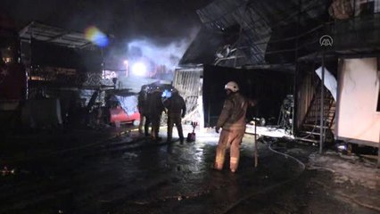 Ümraniye'de iş yerinde çıkan yangın söndürüldü